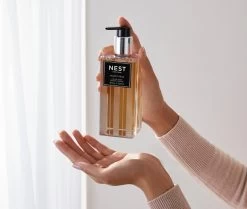 Velvet Pear Liquid Soap -Candle Fragrance Shop NESTNY CORE VP SOAP 2