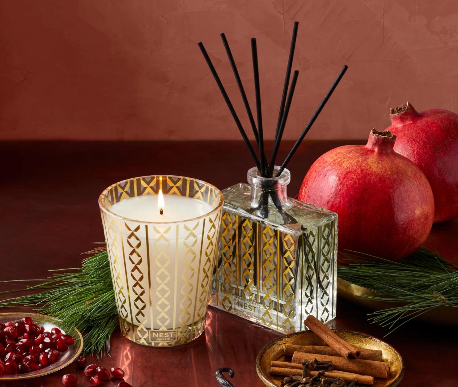 Holiday Classic Candle & Diffuser Set 4 Holiday Classic Candle & Diffuser Set - Image 2
